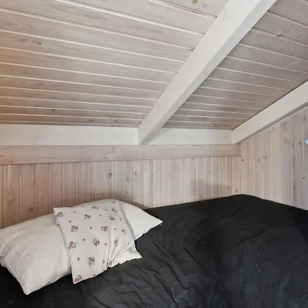 Cozy Summer House Near * Hals