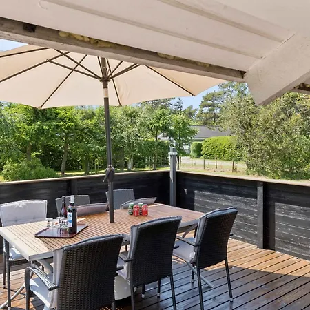 Cozy Summer House Near 別荘