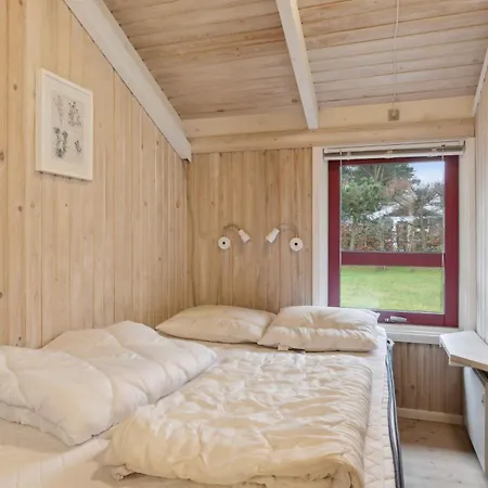 Cozy Summer House Near * Hals