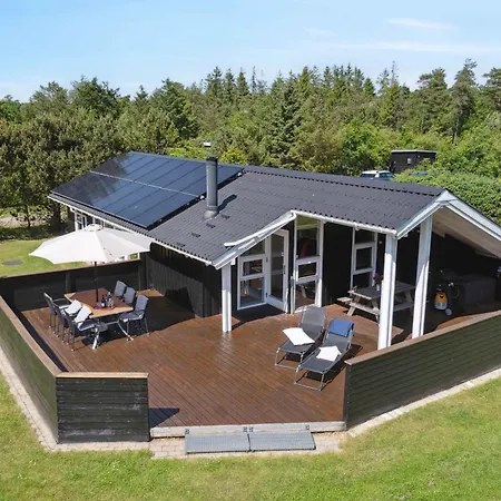 Cozy Summer House Near