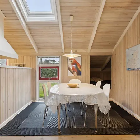 Cozy Summer House Near بيت للعطل *