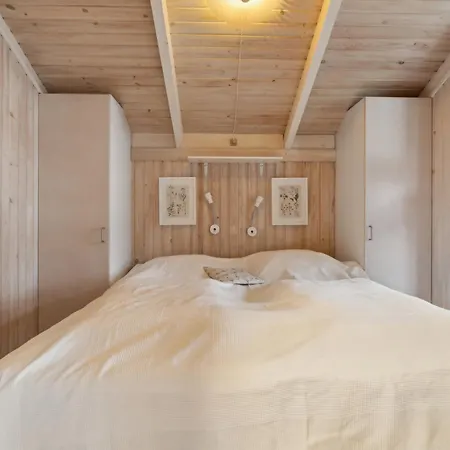 Cozy Summer House Near بيت للعطل