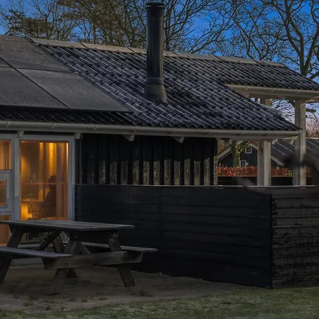 Cozy Summer House Near