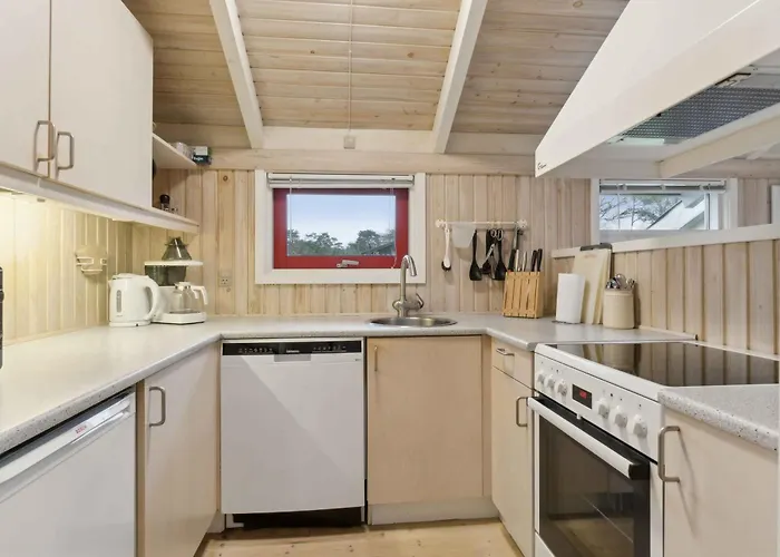 Cozy Summer House Near
