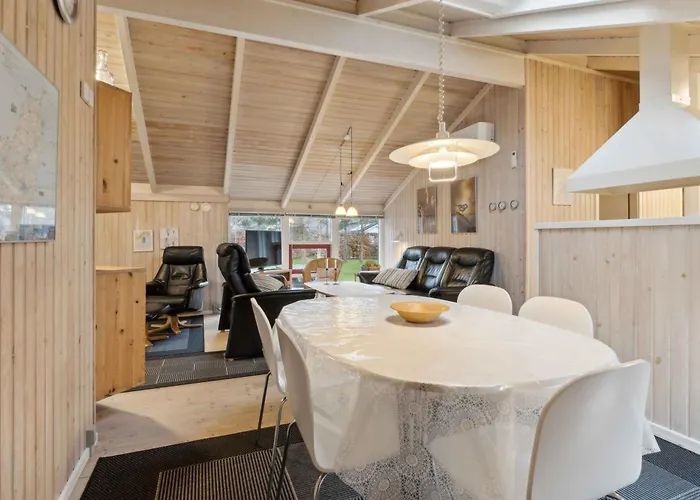 Дом отдыха Cozy Summer House Near *